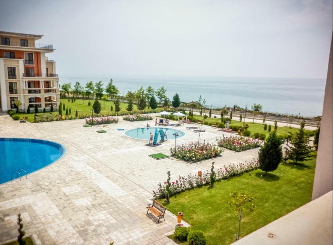 Apartment In Prestige Fort Beach Sveti Vlas Luaran gambar